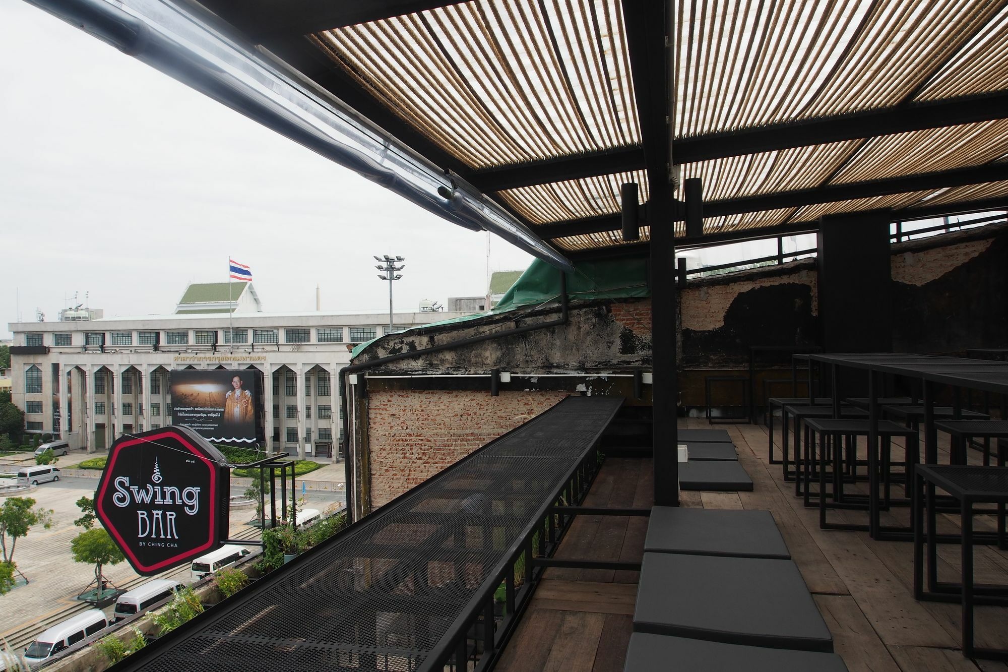 Chingcha Bangkok Hostel Exterior photo
